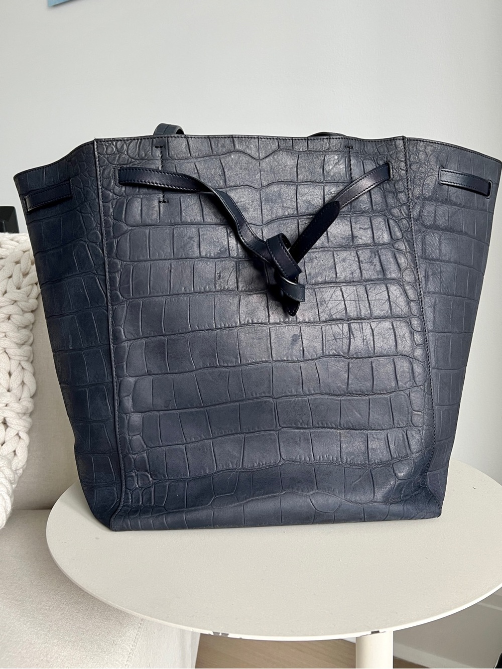 Céline Nubuck Crocodile-Embossed Medium Belt Cabas Phantom in Navy Blue